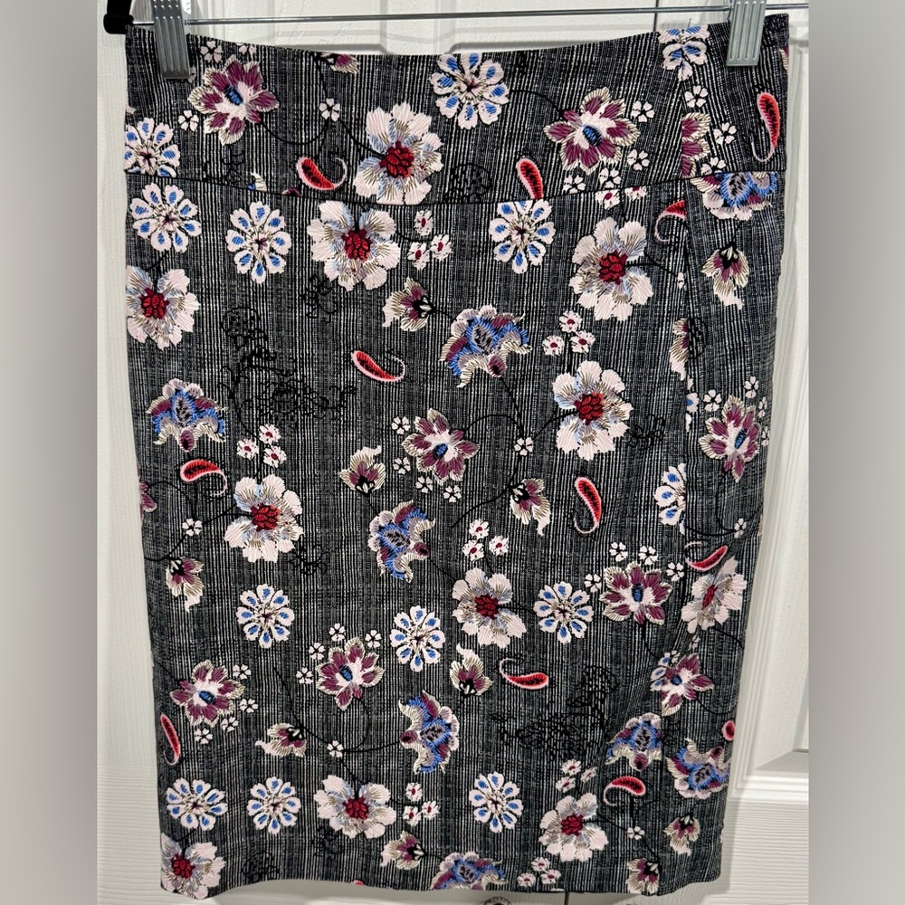 Margaret M Black Floral Pencil Skirt